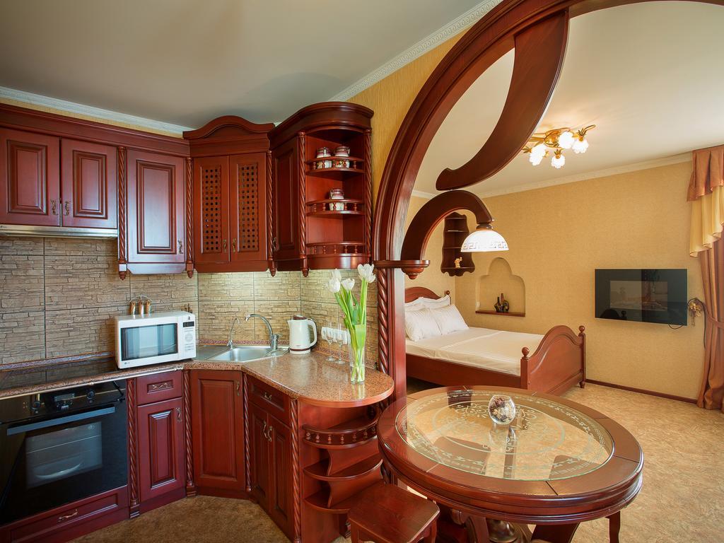 Studio De Luxe With Jacuzzi Sumy Exterior photo